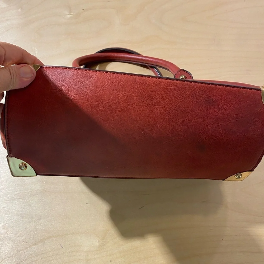 Mia M. Farrow Collection Elegant Red Handbag with Gold Accents (LD)